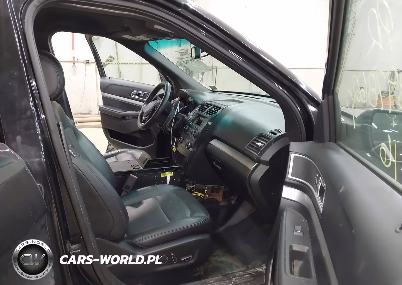 2016 Ford Utility Police Interceptor VIN:1FM5K8AR8GGA29142 - 5