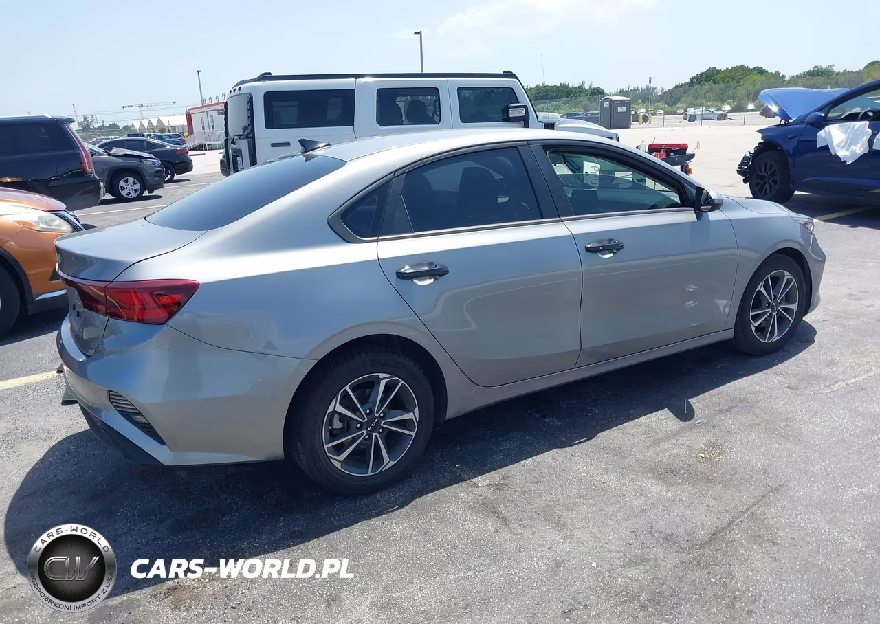 2024 Kia Forte Lxs VIN:3KPF24AD9RE720205 - 4