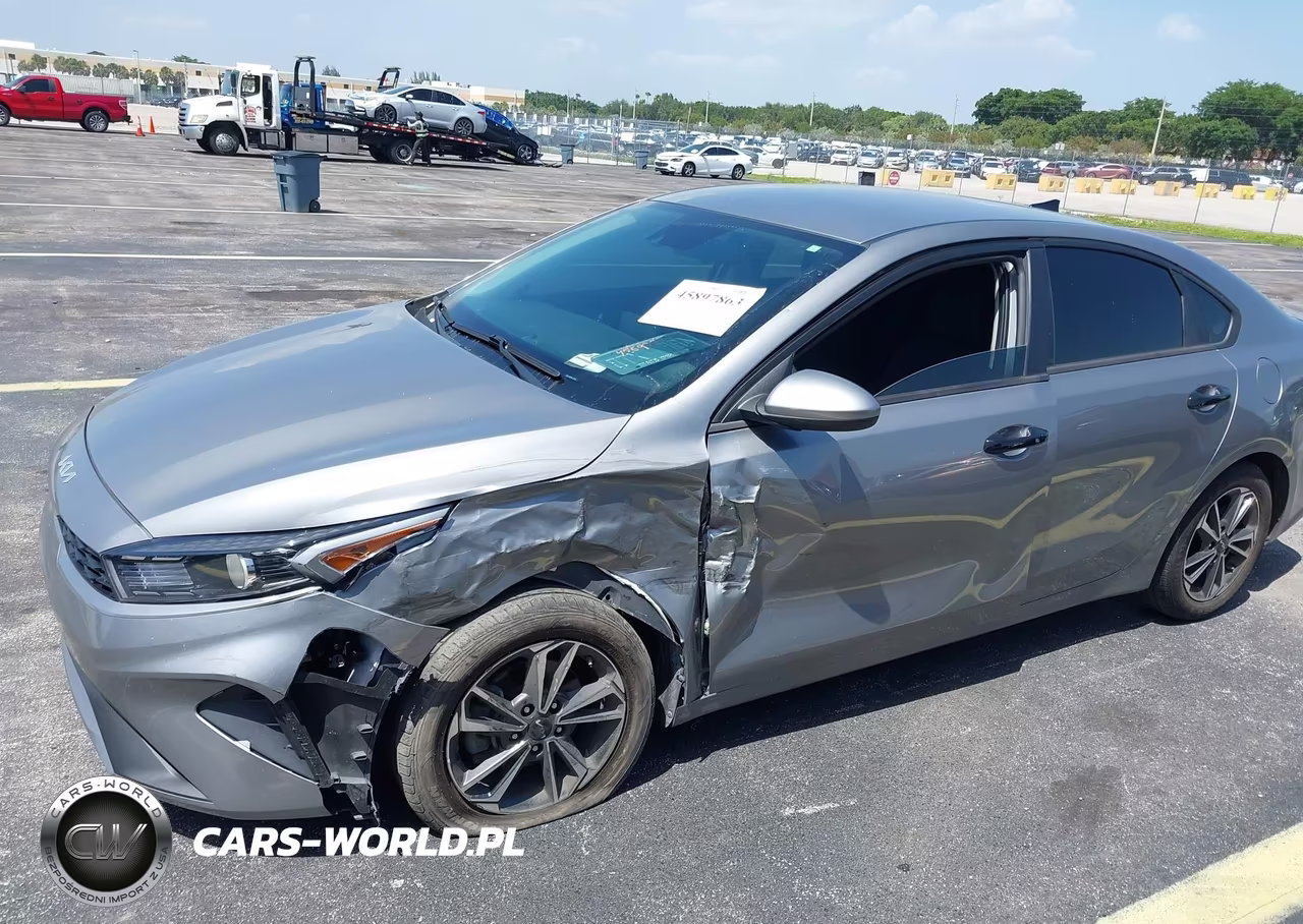 2024 Kia Forte Lxs VIN:3KPF24AD9RE720205 - 6