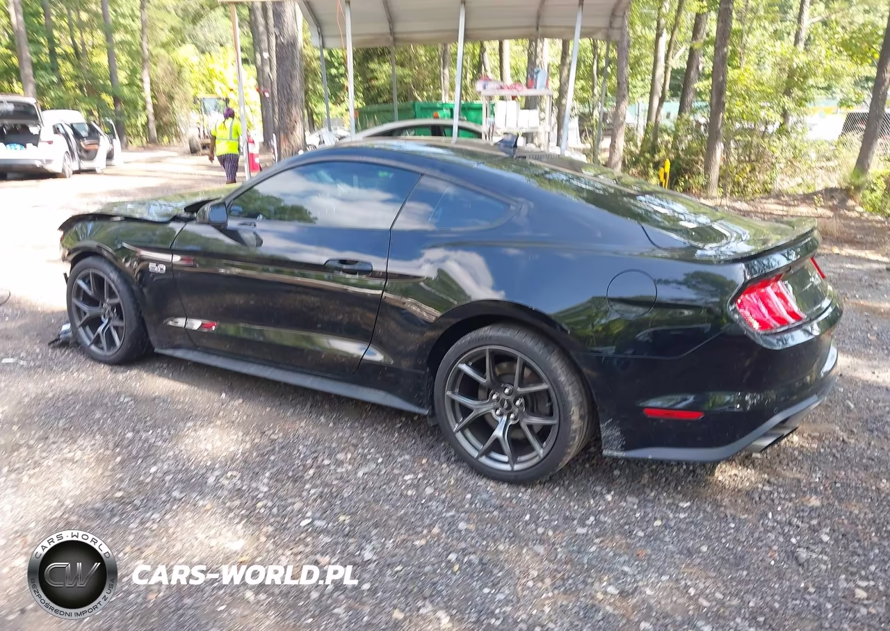 2020 Ford Mustang Gt Premium Fastback VIN:1FA6P8CF2L5171740 - 3