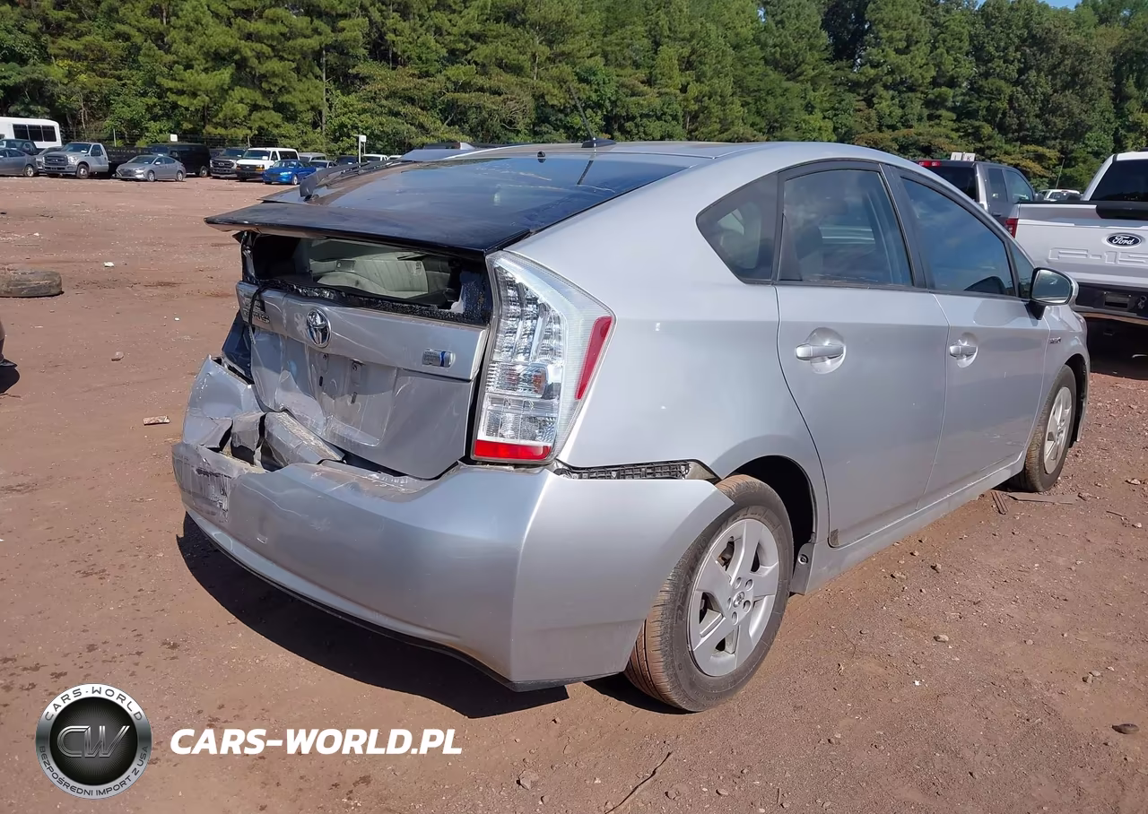 2011 Toyota Prius Three VIN:JTDKN3DU7B1450315 - 4