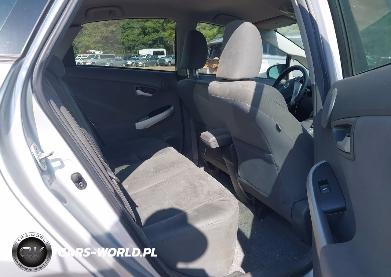 2011 Toyota Prius Three VIN:JTDKN3DU7B1450315 - 8