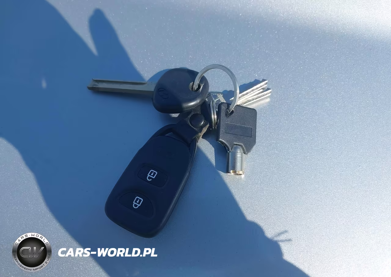 2013 Hyundai Accent Se VIN:KMHCU5AE3DU092899 - 11