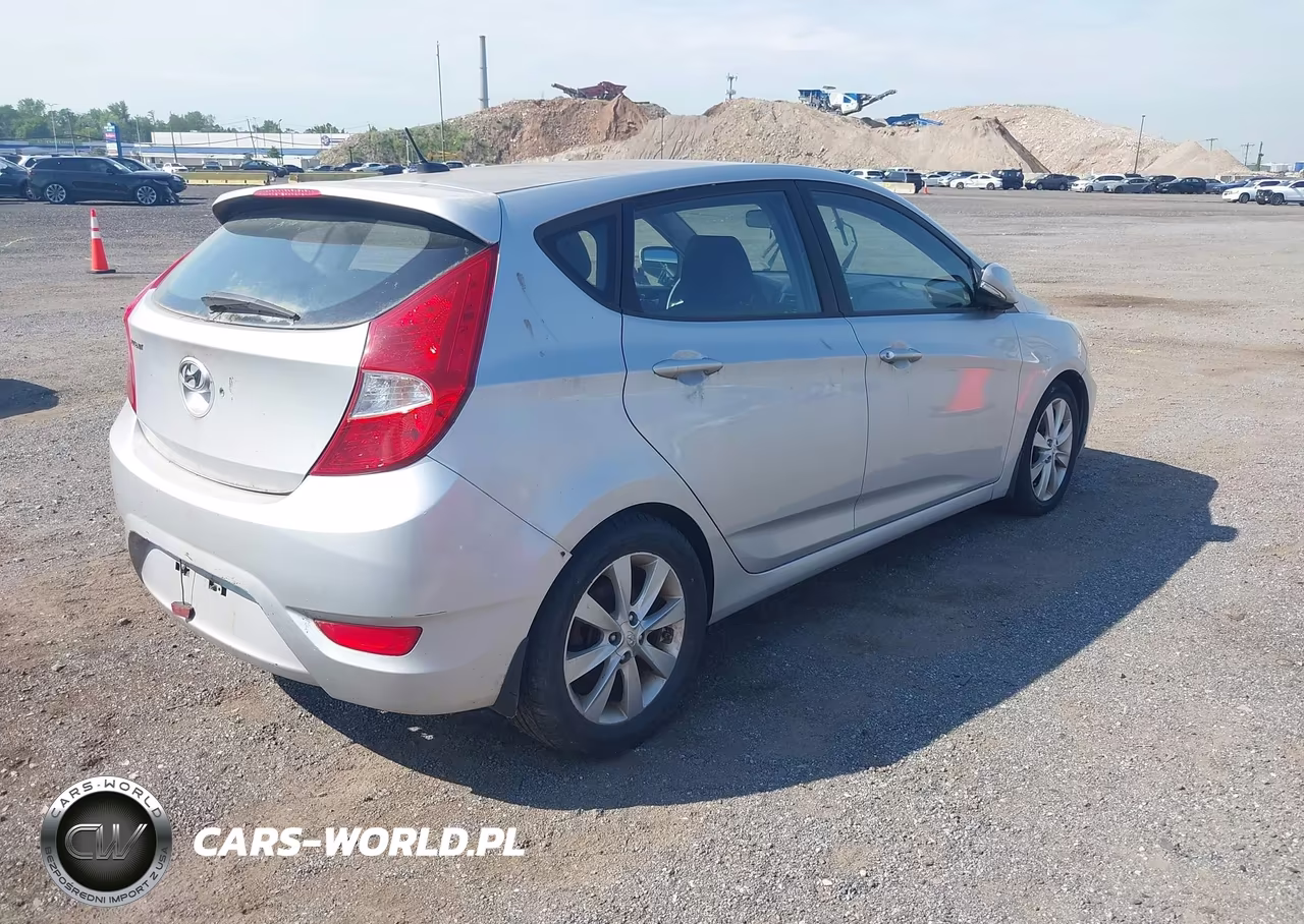 2013 Hyundai Accent Se VIN:KMHCU5AE3DU092899 - 4