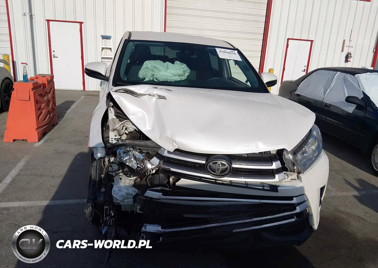 2019 Toyota Highlander Le VIN:5TDZARFH7KS050447 - 12