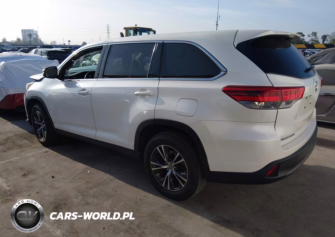 2019 Toyota Highlander Le VIN:5TDZARFH7KS050447 - 3