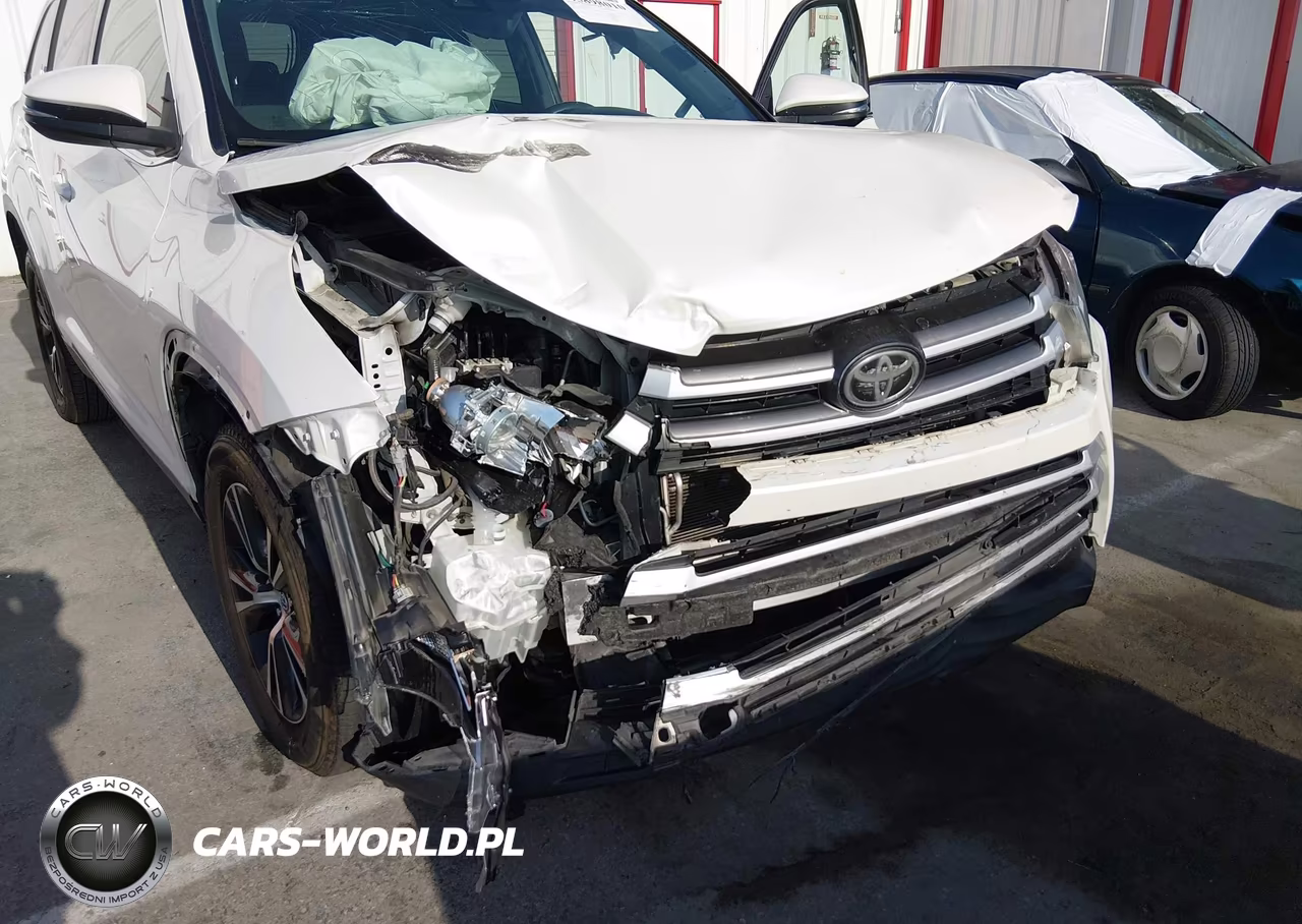 2019 Toyota Highlander Le VIN:5TDZARFH7KS050447 - 6