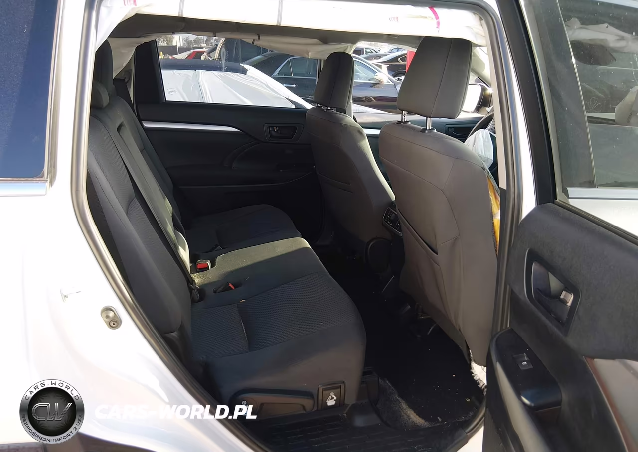 2019 Toyota Highlander Le VIN:5TDZARFH7KS050447 - 8