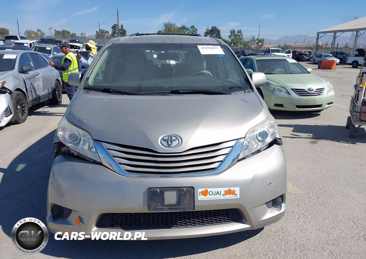 2017 Toyota Sienna Le 8 Passenger VIN:5TDKZ3DCXHS778111 - 12
