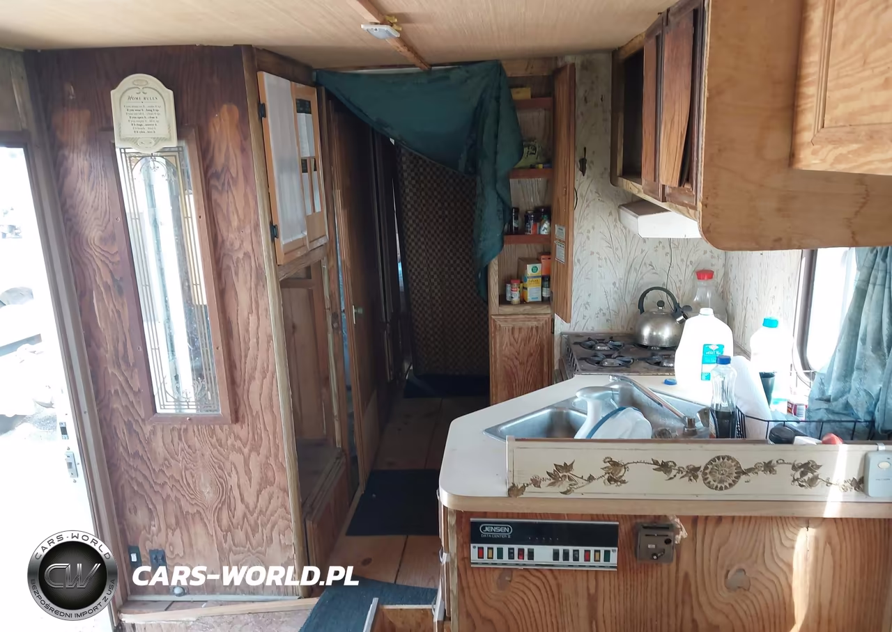 1985 Chevrolet P30 VIN:1GBKP37W6F3341706 - 8