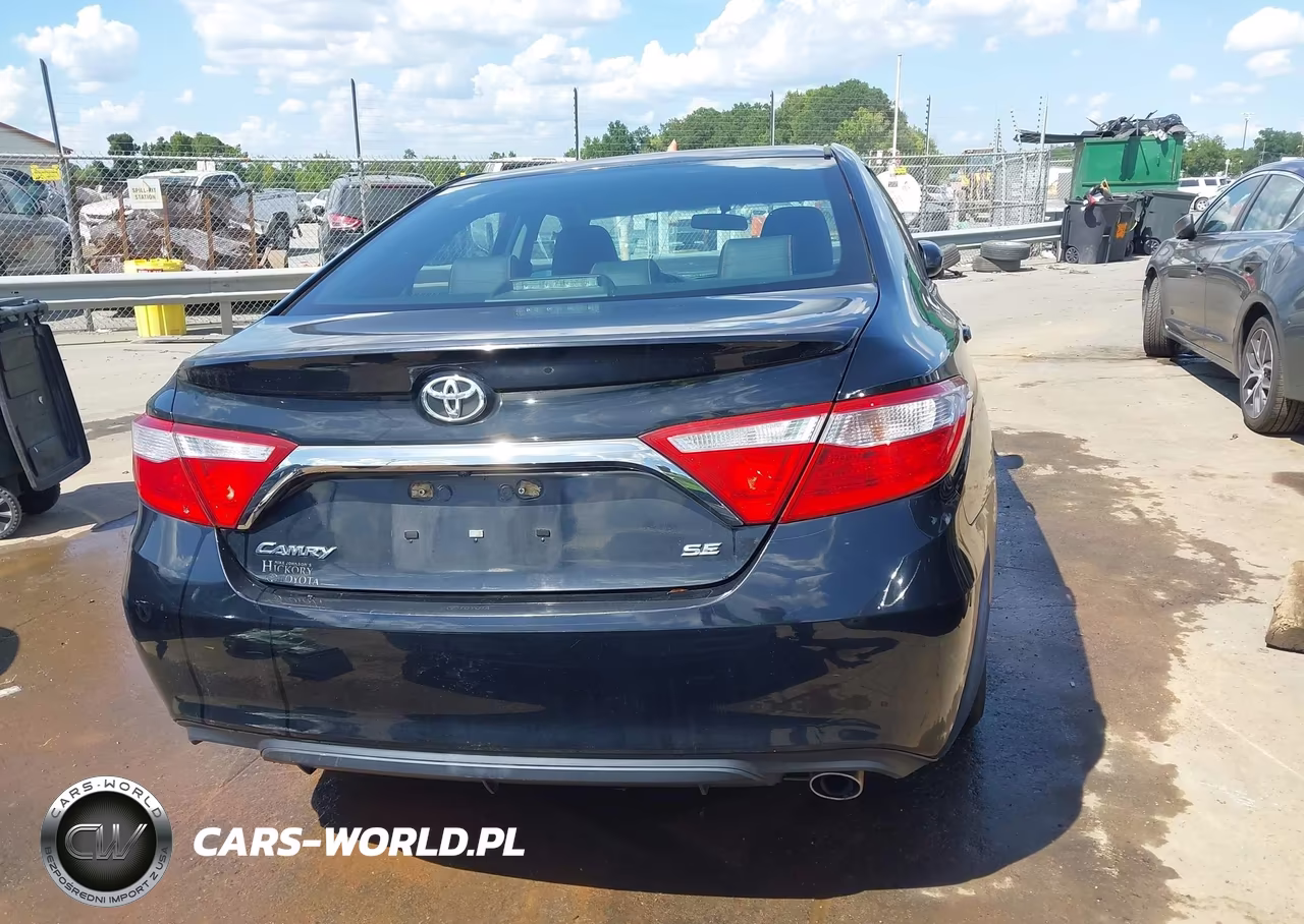 2015 Toyota Camry Se VIN:4T1BF1FK2FU475264 - 16