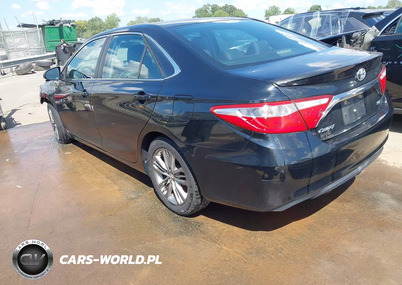 2015 Toyota Camry Se VIN:4T1BF1FK2FU475264 - 3