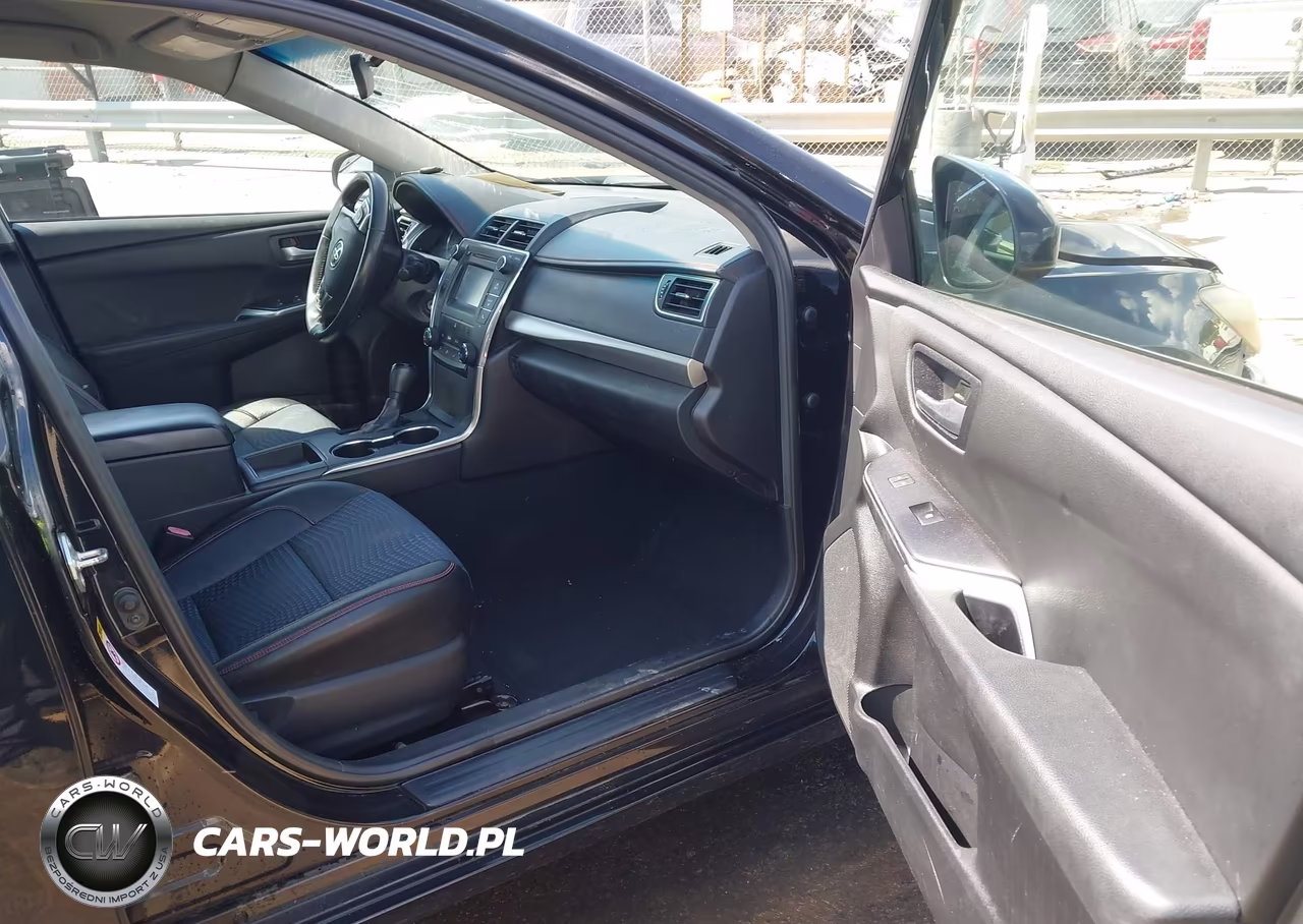 2015 Toyota Camry Se VIN:4T1BF1FK2FU475264 - 5