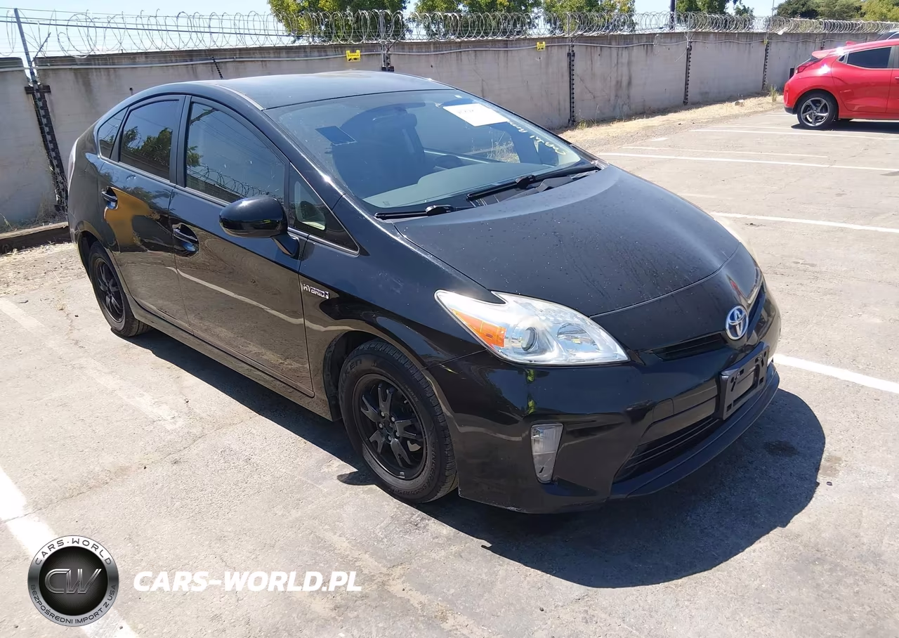 2015 Toyota Prius Two – zdjęcie 1 z 16