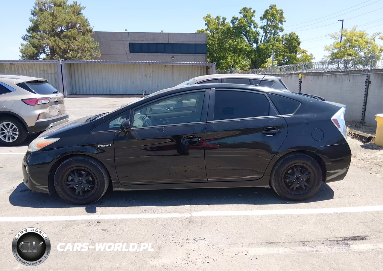 2015 Toyota Prius Two VIN:JTDKN3DU2F0454414 - 14