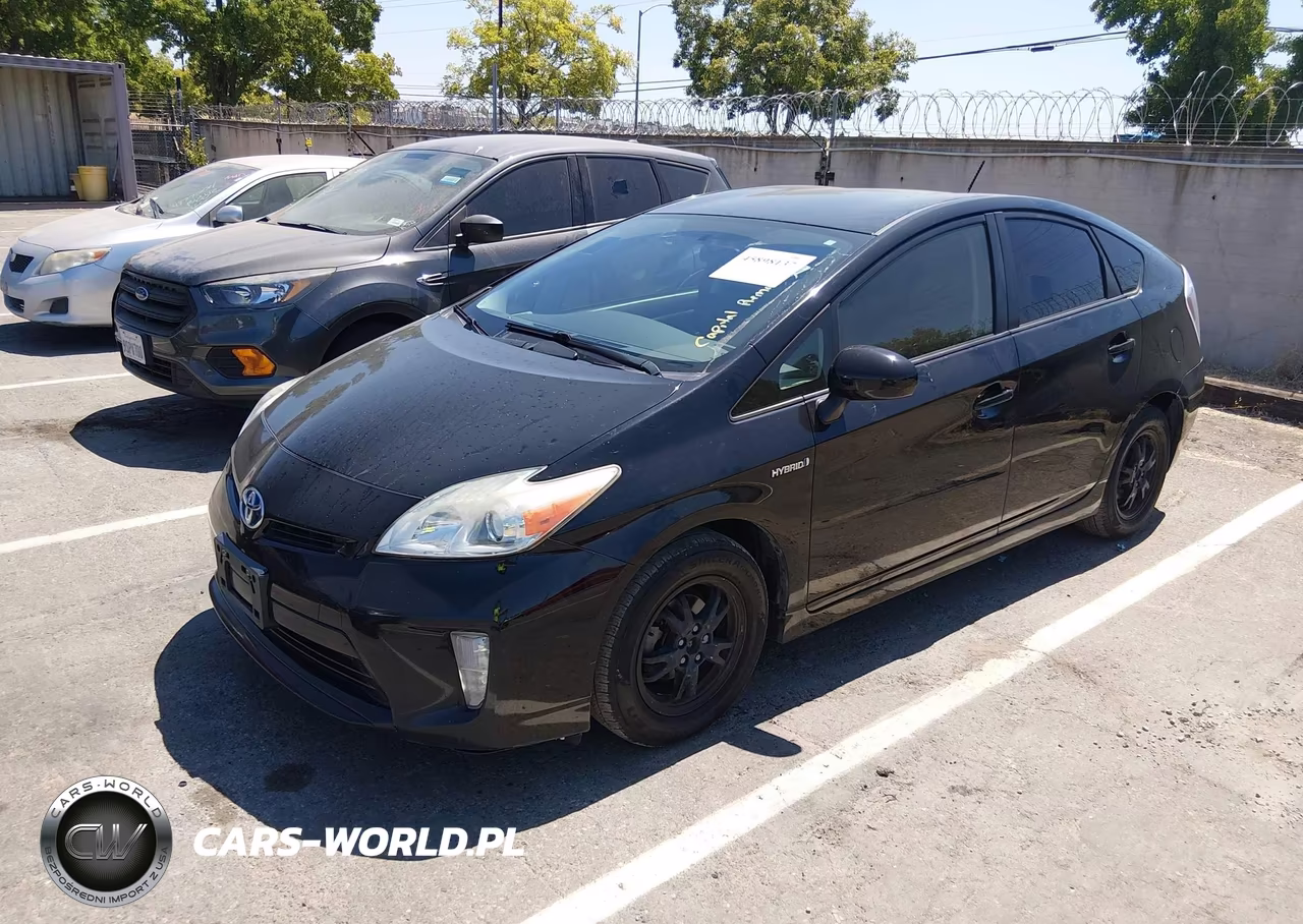 2015 Toyota Prius Two VIN:JTDKN3DU2F0454414 - 2
