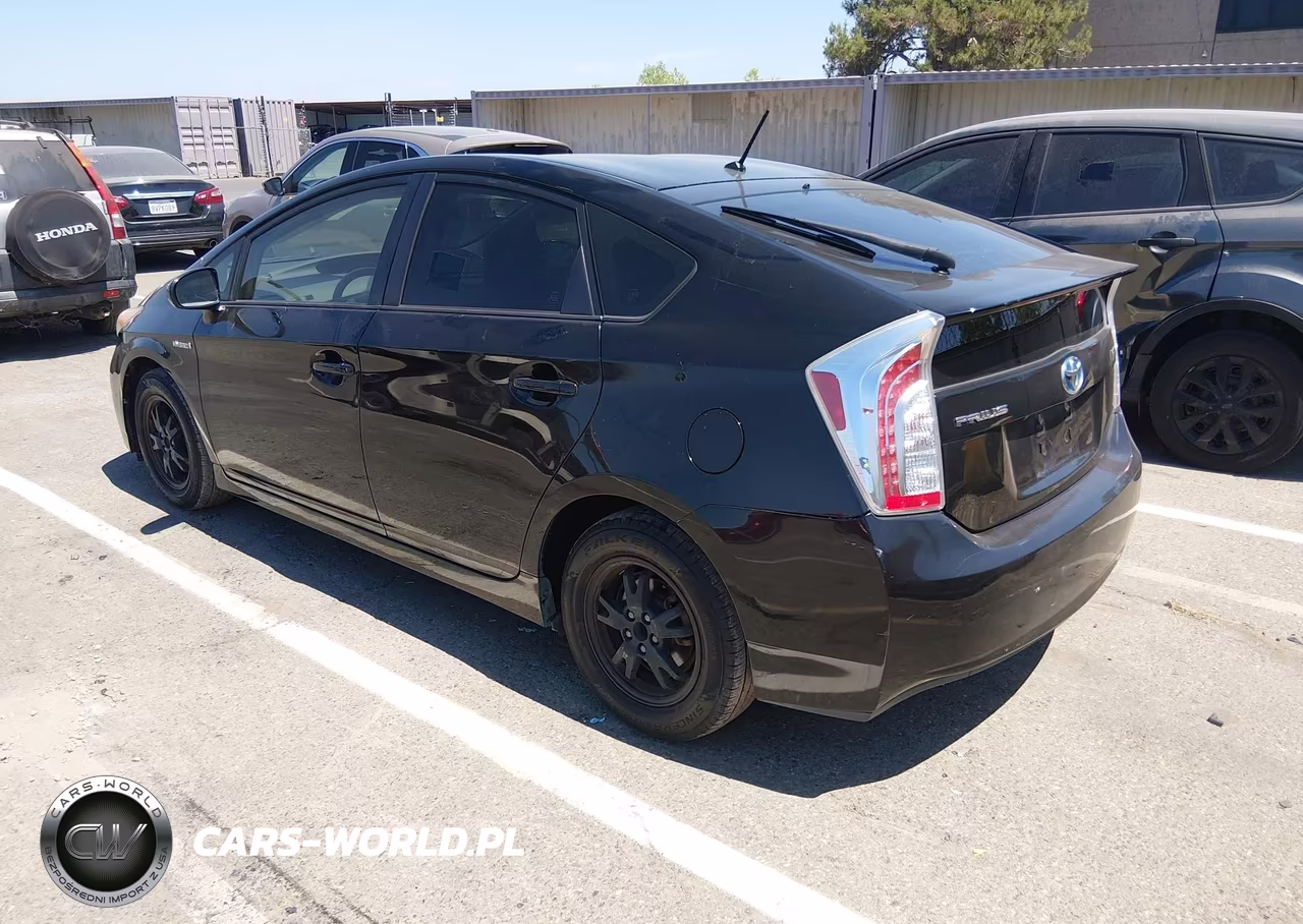 2015 Toyota Prius Two VIN:JTDKN3DU2F0454414 - 3