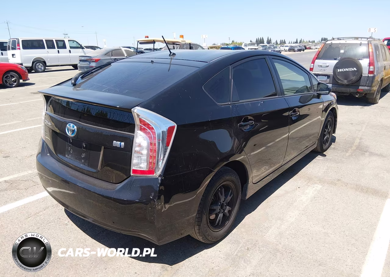 2015 Toyota Prius Two VIN:JTDKN3DU2F0454414 - 4