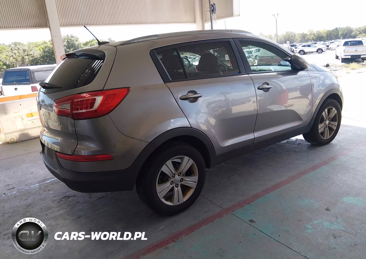 2011 Kia Sportage Lx VIN:KNDPBCA25B7172190 - 4
