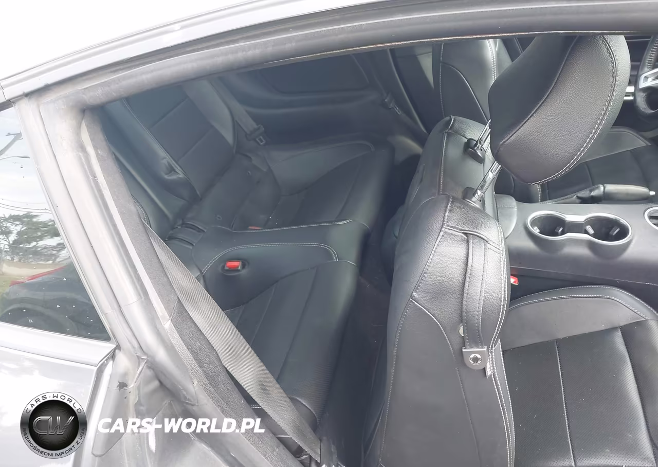 2022 Ford Mustang Ecoboost Premium Fastback VIN:1FA6P8TH1N5107743 - 8
