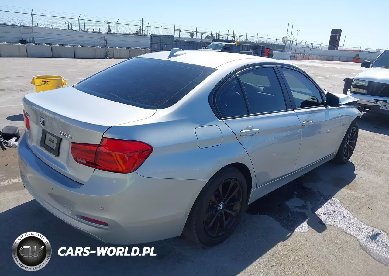 2017 BMW 320I xDrive VIN:WBA8E5G50HNU41576 - 4