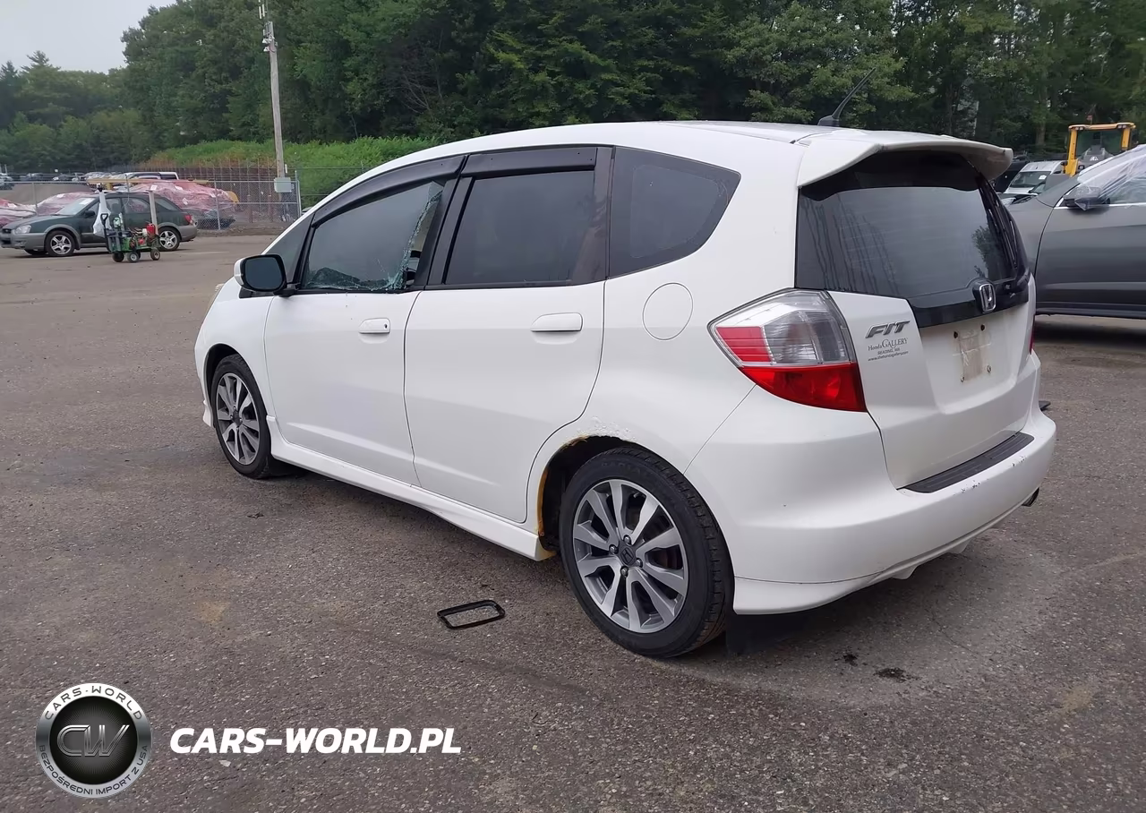 2012 Honda Fit Sport VIN:JHMGE8G50CS008610 - 3