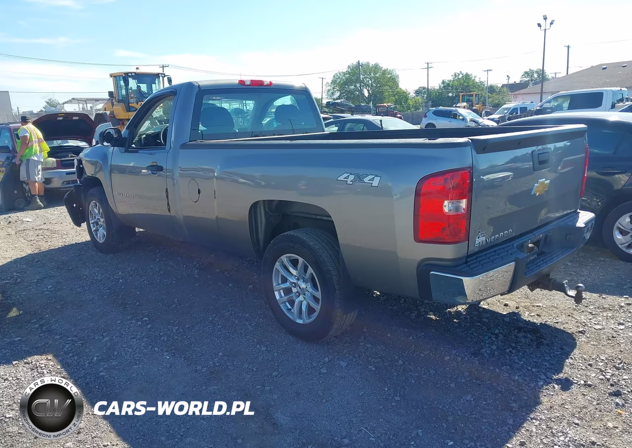2013 Chevrolet Silverado 1500 Work Truck VIN:1GCNKPE05DZ300149 - 3