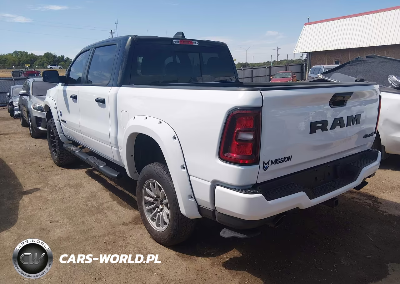 2026 Ram 1500 Big Horn 4X4 5'7 Box VIN:1C6SRFFT5TN209705 - 3