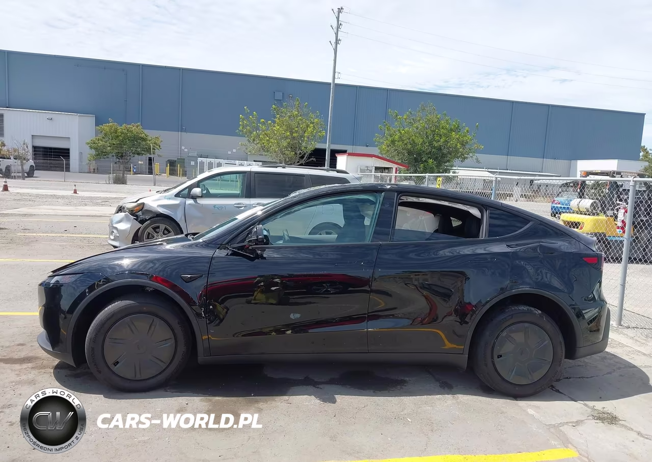 2026 Tesla Model Y VIN:7SAYGDED3TF666313 - 14