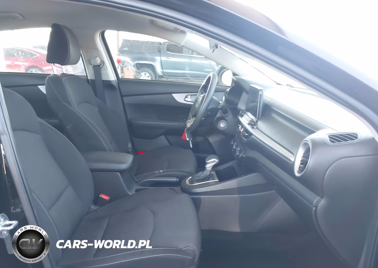 2024 Kia Forte Lxs VIN:3KPF24AD6RE780684 - 5