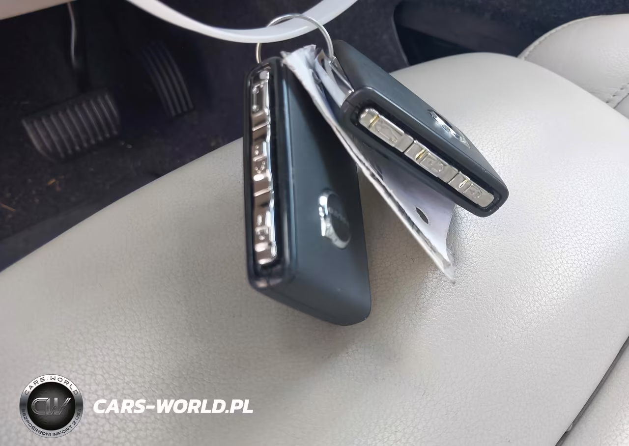 2025 Volvo Xc40 B5 Plus Dark Theme VIN:YV4L12UC7S2491388 - 11