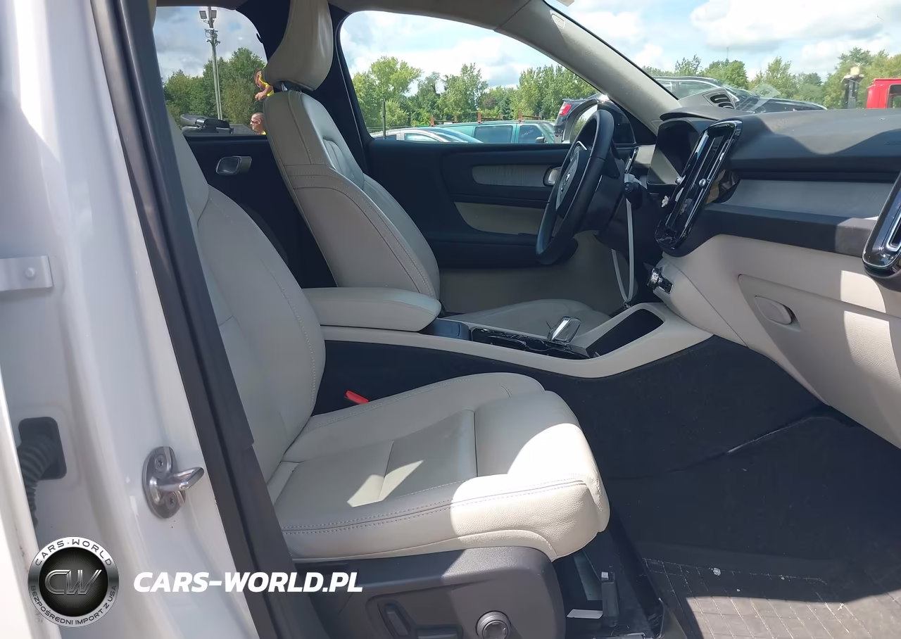 2025 Volvo Xc40 B5 Plus Dark Theme VIN:YV4L12UC7S2491388 - 5