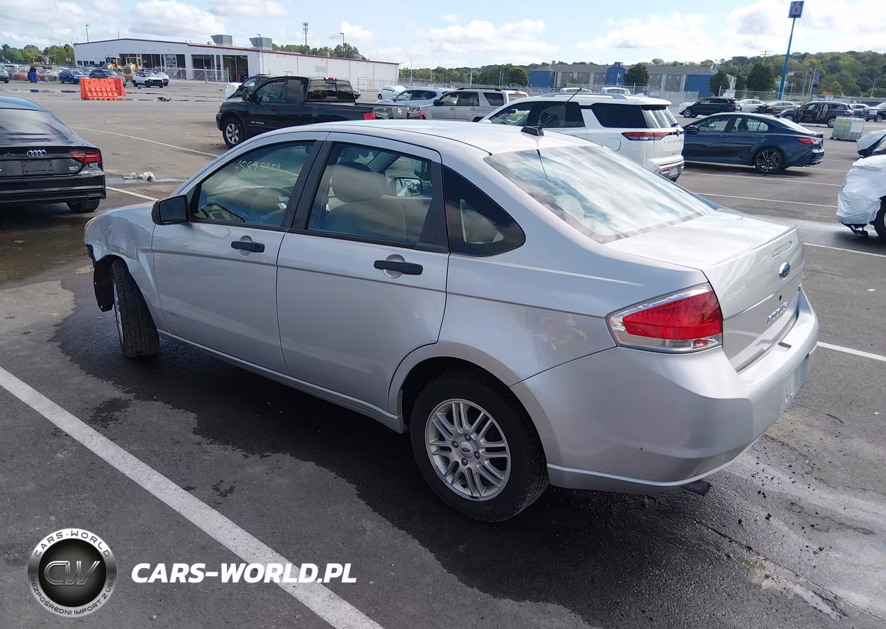 2009 Ford Focus Se VIN:1FAHP35N49W168695 - 3