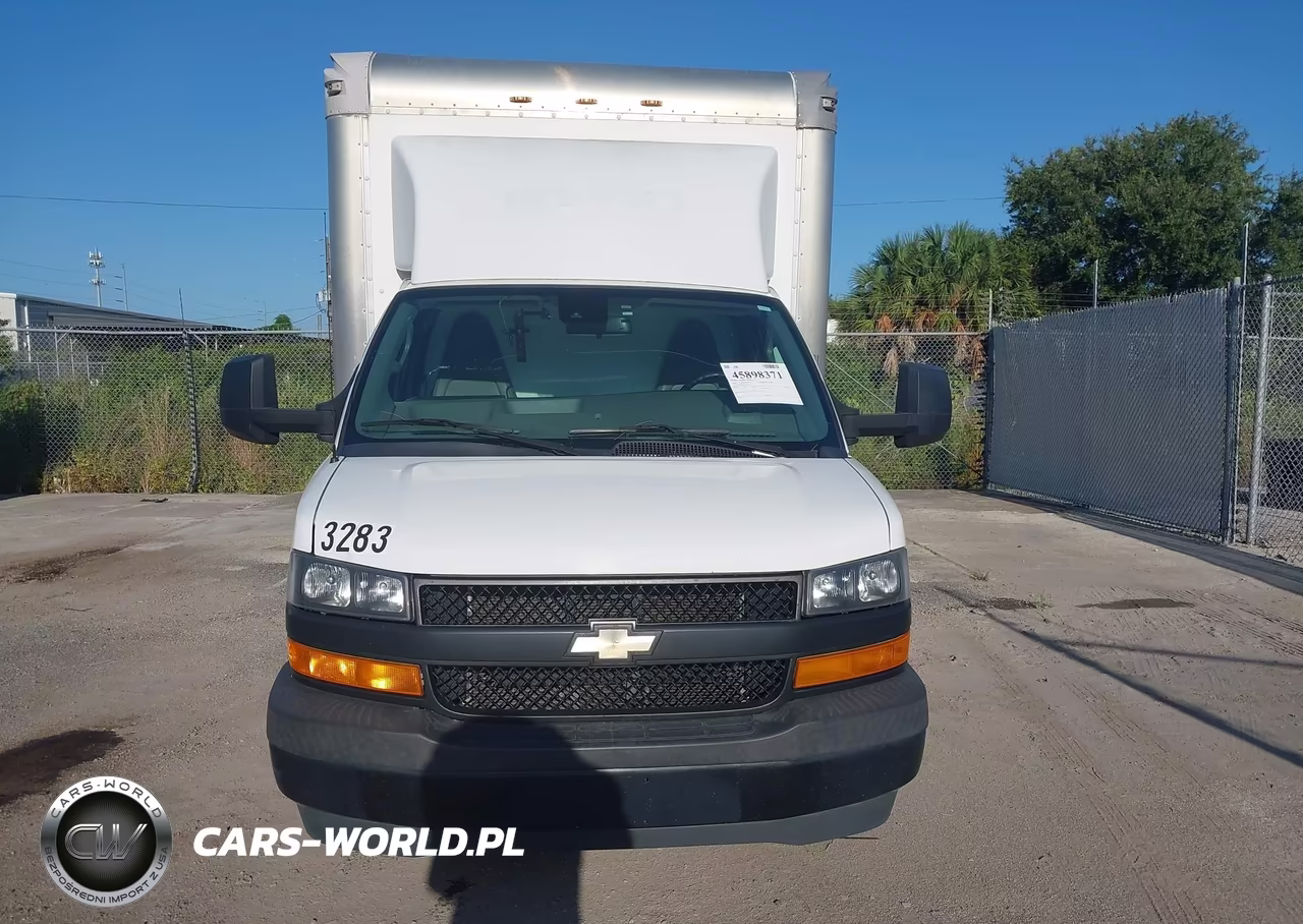 2020 Chevrolet Express Cutaway Work Van VIN:1GB3GSCG5L1143283 - 11
