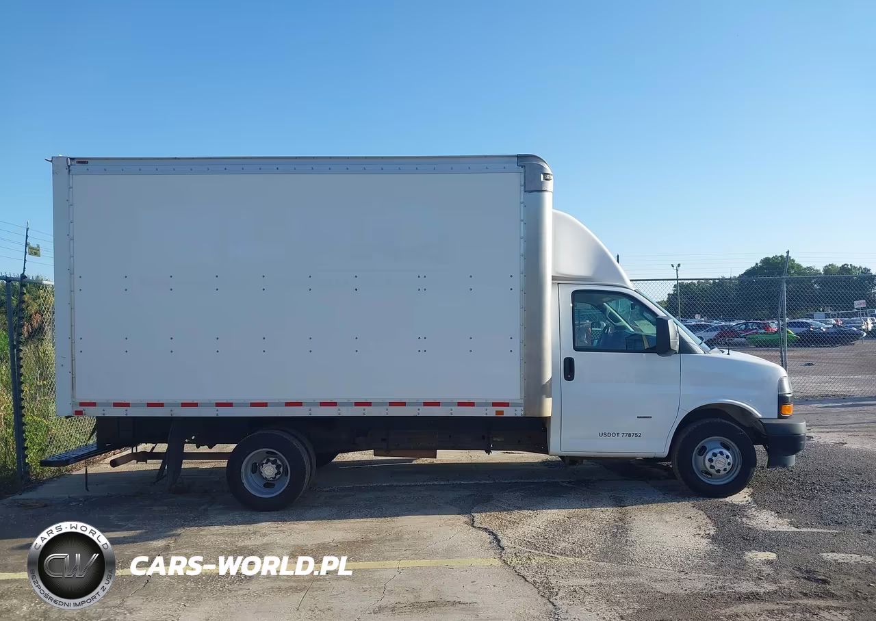 2020 Chevrolet Express Cutaway Work Van VIN:1GB3GSCG5L1143283 - 13