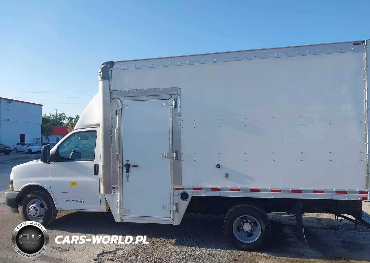2020 Chevrolet Express Cutaway Work Van VIN:1GB3GSCG5L1143283 - 14