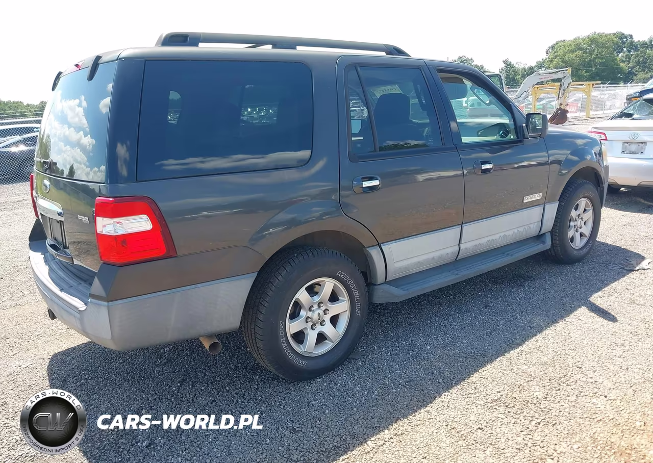 2007 Ford Expedition Xlt VIN:1FMFU15507LA70384 - 4