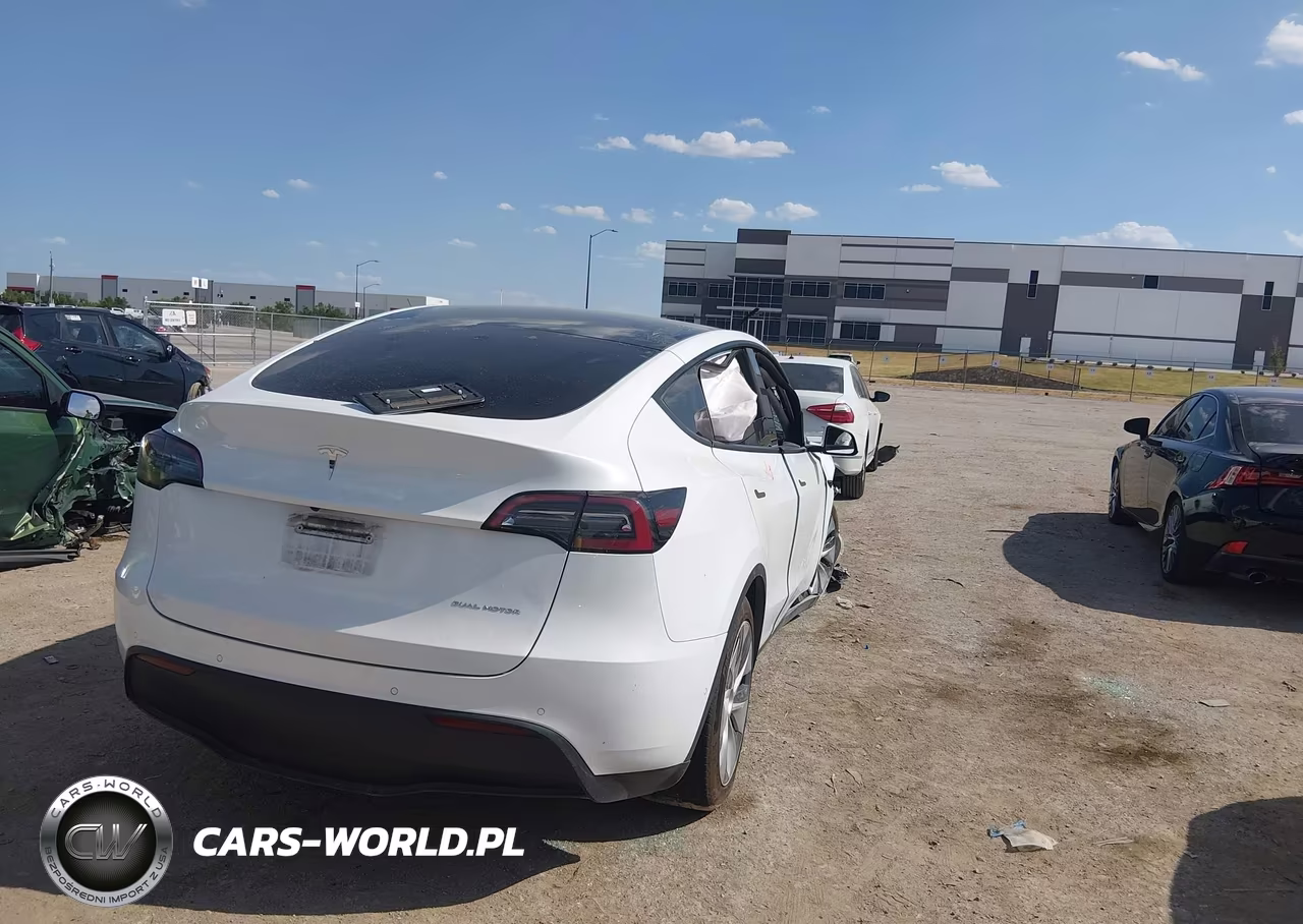 2022 Tesla Model Y Long Range Dual Motor All-Wheel Drive VIN:7SAYGDEE3NF365147 - 4