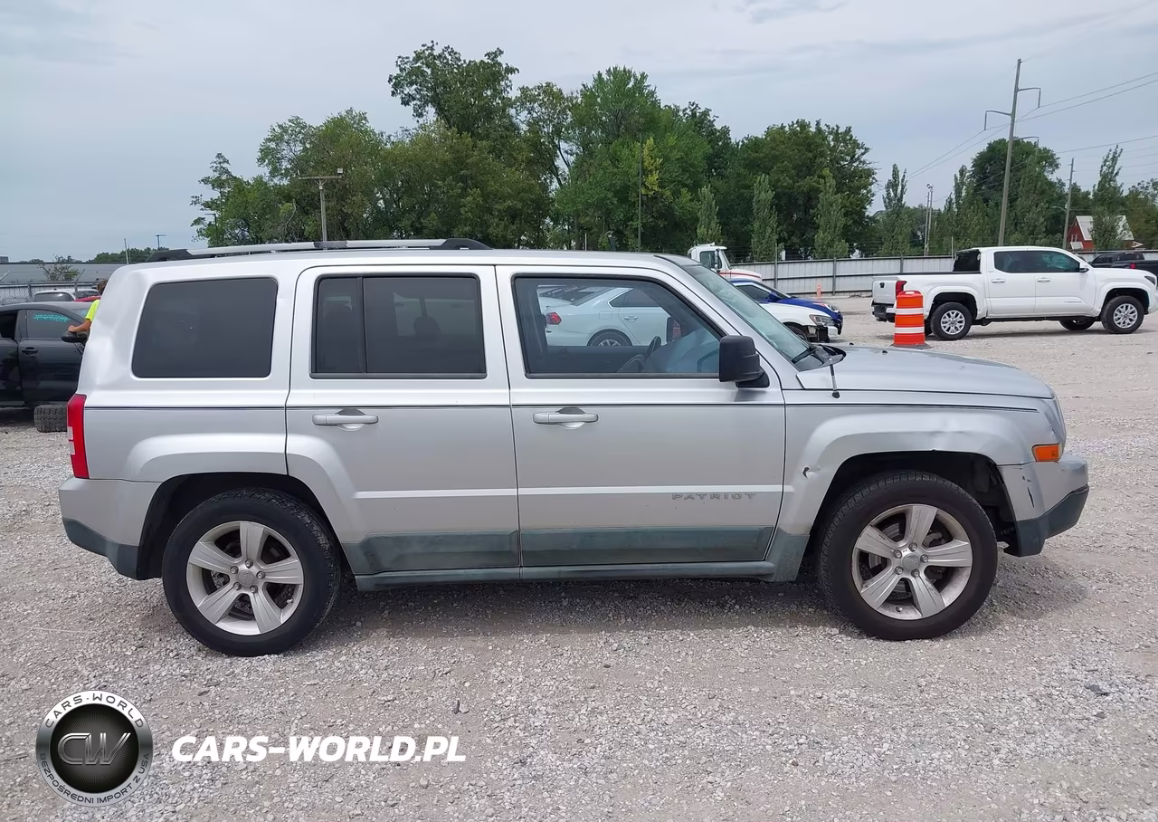 2011 Jeep Patriot Latitude X VIN:1J4NT4GB2BD290193 - 14