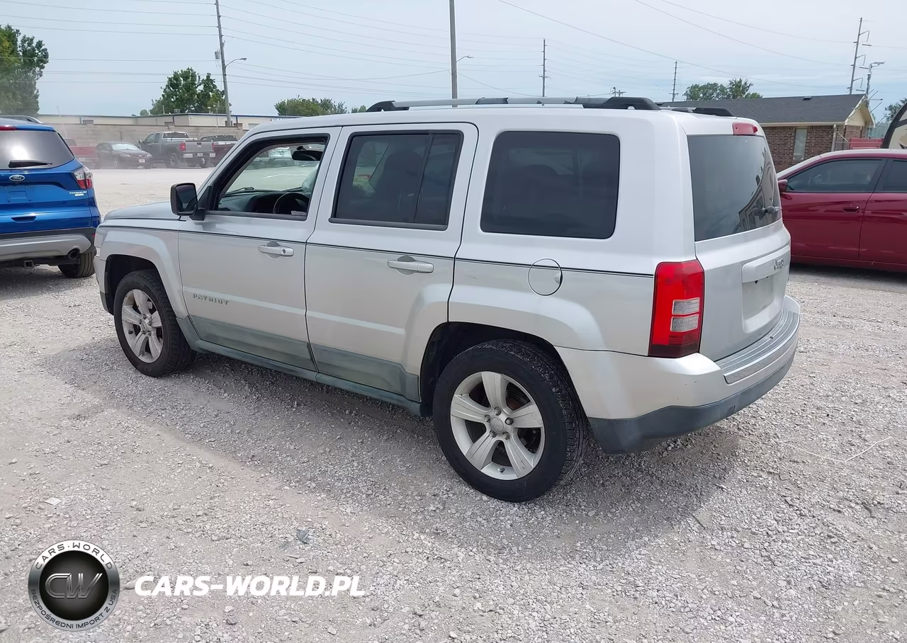 2011 Jeep Patriot Latitude X VIN:1J4NT4GB2BD290193 - 3