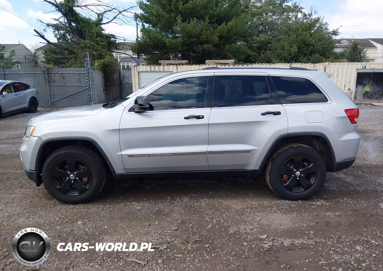 2013 Jeep Grand Cherokee Laredo VIN:1C4RJFAGXDC615145 - 14
