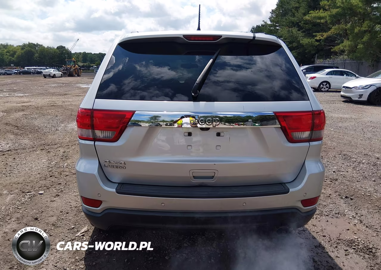 2013 Jeep Grand Cherokee Laredo VIN:1C4RJFAGXDC615145 - 16