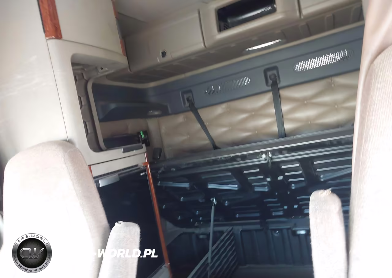 2017 Freightliner Cascadia 125 VIN:3AKJGLDR7HSHK5275 - 7