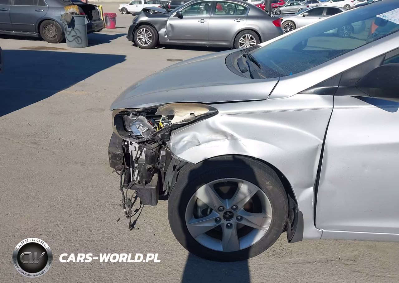 2013 Hyundai Elantra Gls VIN:KMHDH4AE0DU731985 - 13