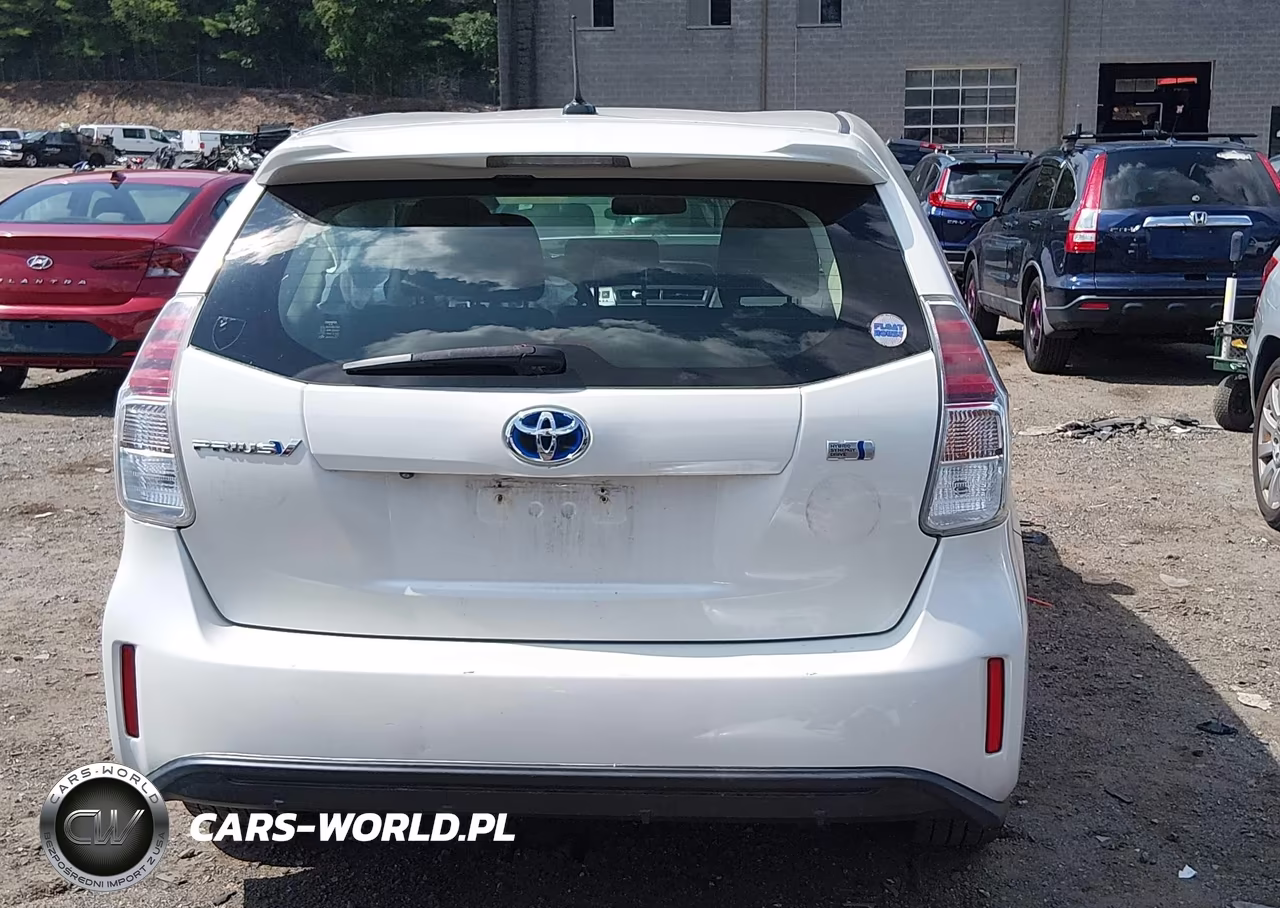 2015 Toyota Prius V Three VIN:JTDZN3EU8FJ027617 - 17