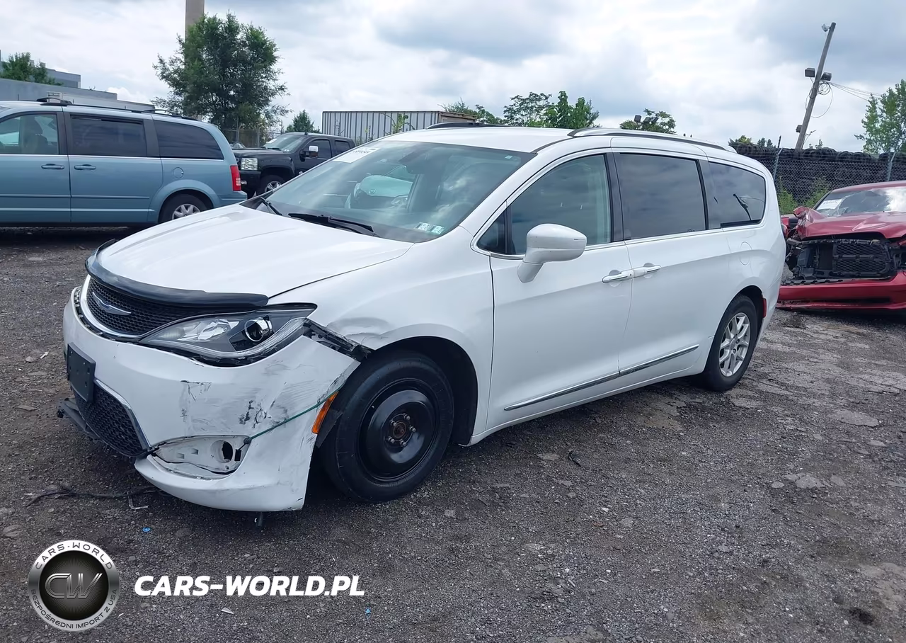 2020 Chrysler Pacifica Touring L VIN:2C4RC1BG8LR115843 - 2