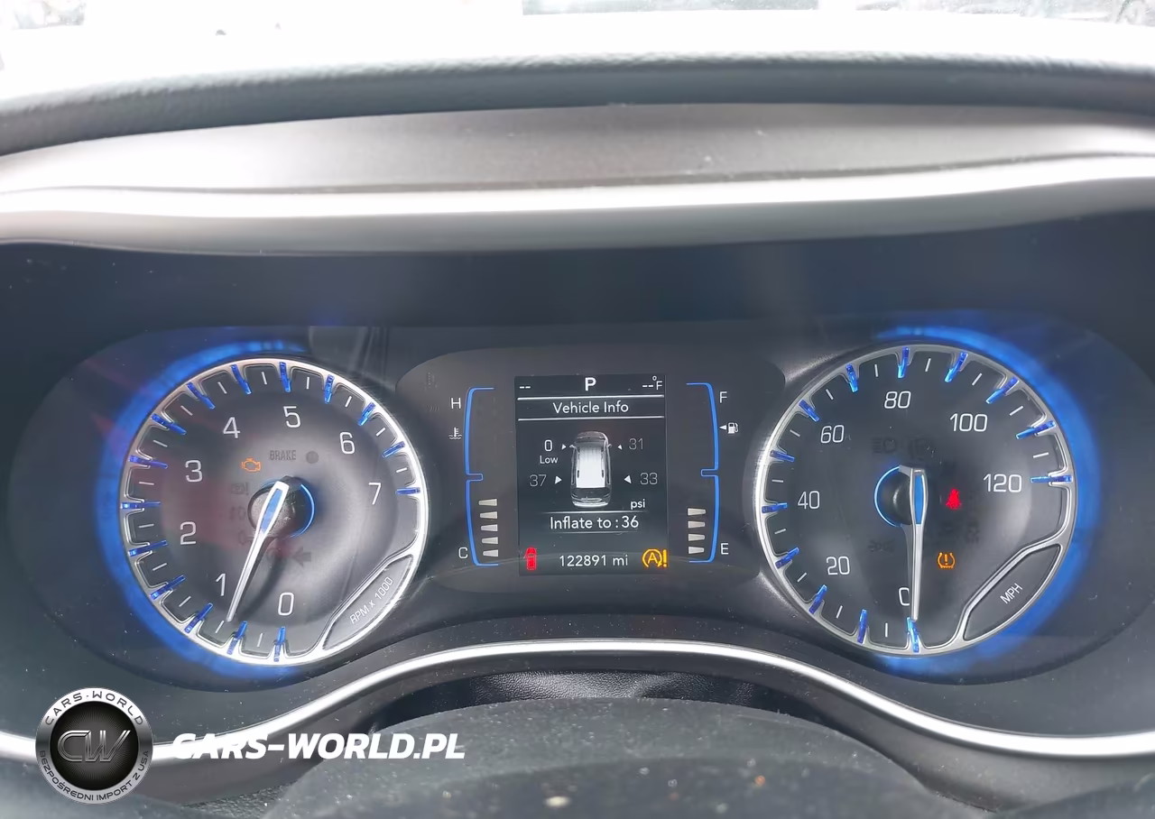 2020 Chrysler Pacifica Touring L VIN:2C4RC1BG8LR115843 - 7