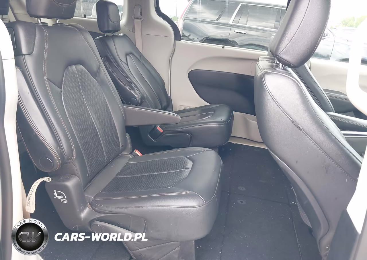 2020 Chrysler Pacifica Touring L VIN:2C4RC1BG8LR115843 - 8