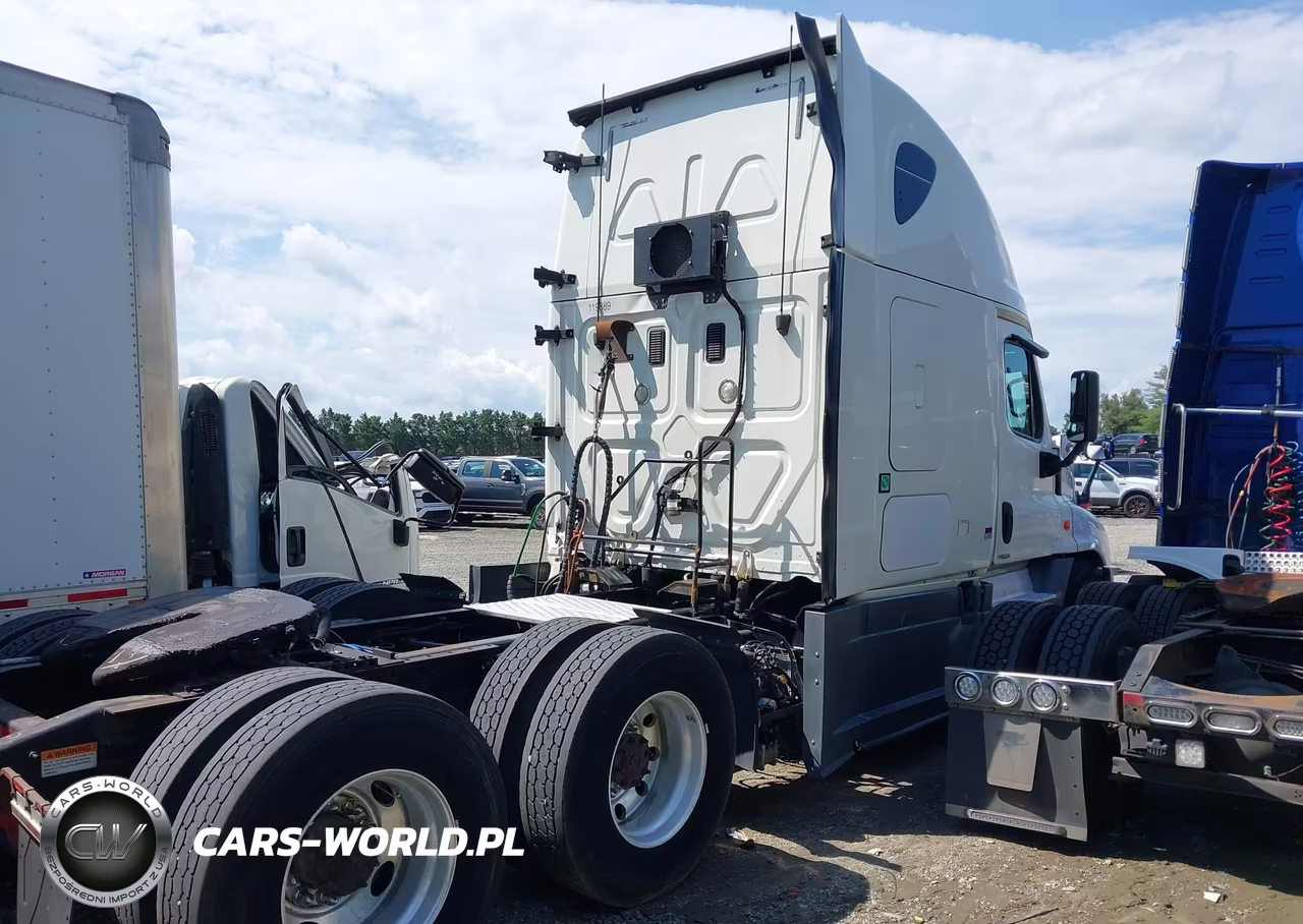 2015 Freightliner Cascadia 125 VIN:3AKJGLD54FSGR6778 - 4