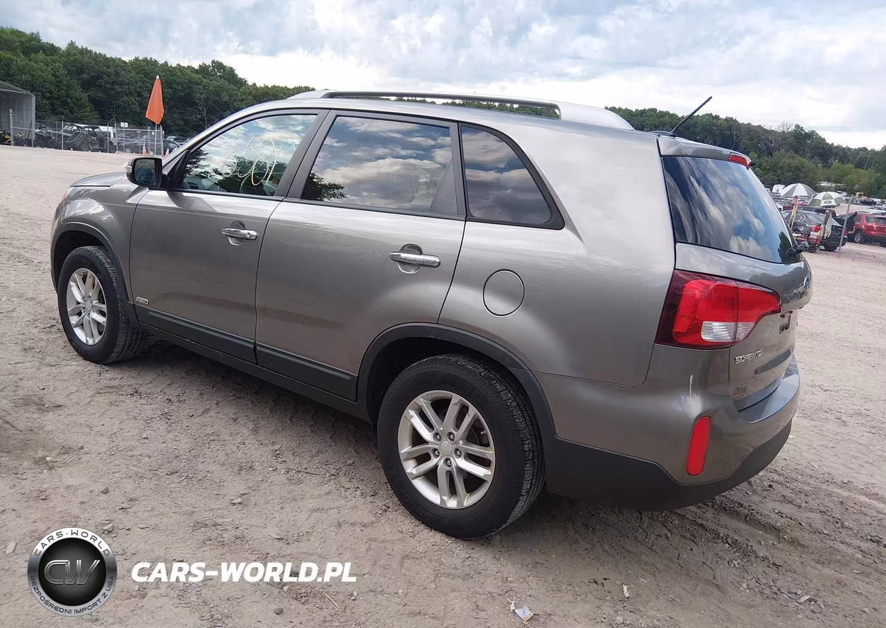 2015 Kia Sorento Lx VIN:5XYKTCA63FG592260 - 3